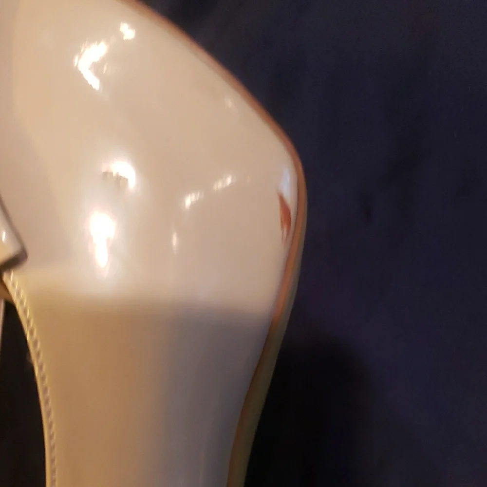 Elle Cream Bow Accent Heels - Picture 6 of 7